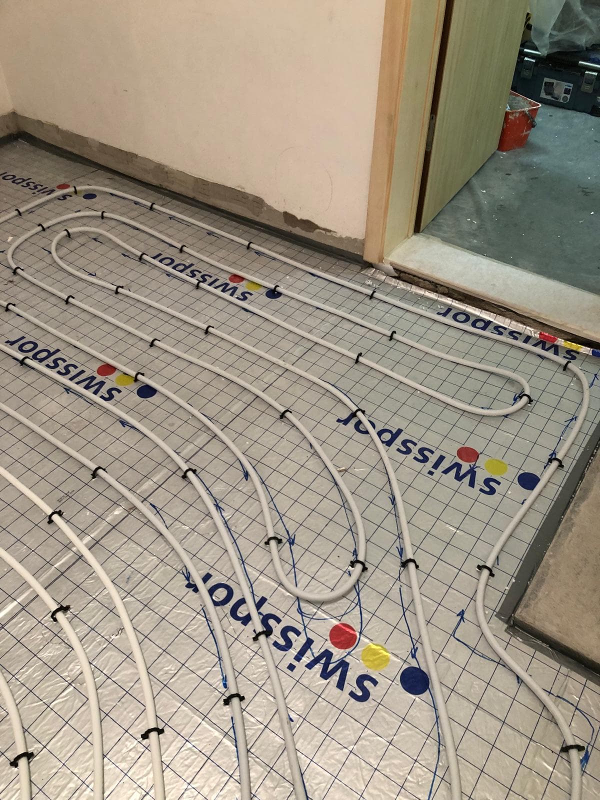 Installation de chauffe eau au sol hydraulique