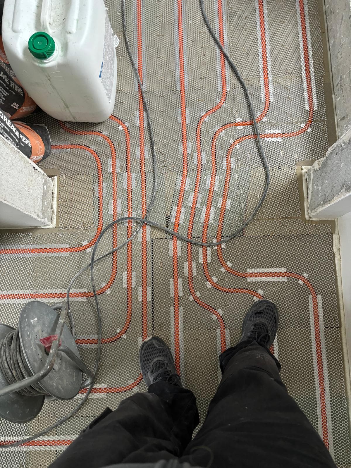 Installation de chauffe eau au sol hydraulique