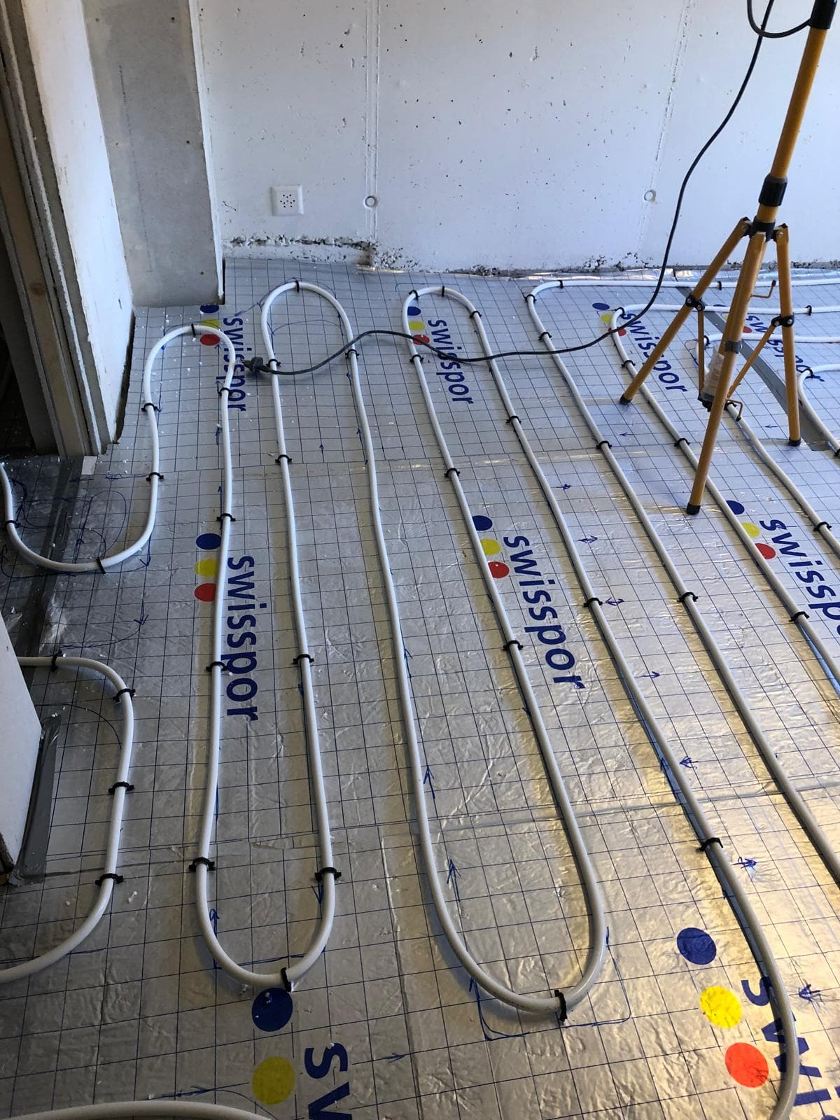 Installation de chauffe eau au sol hydraulique