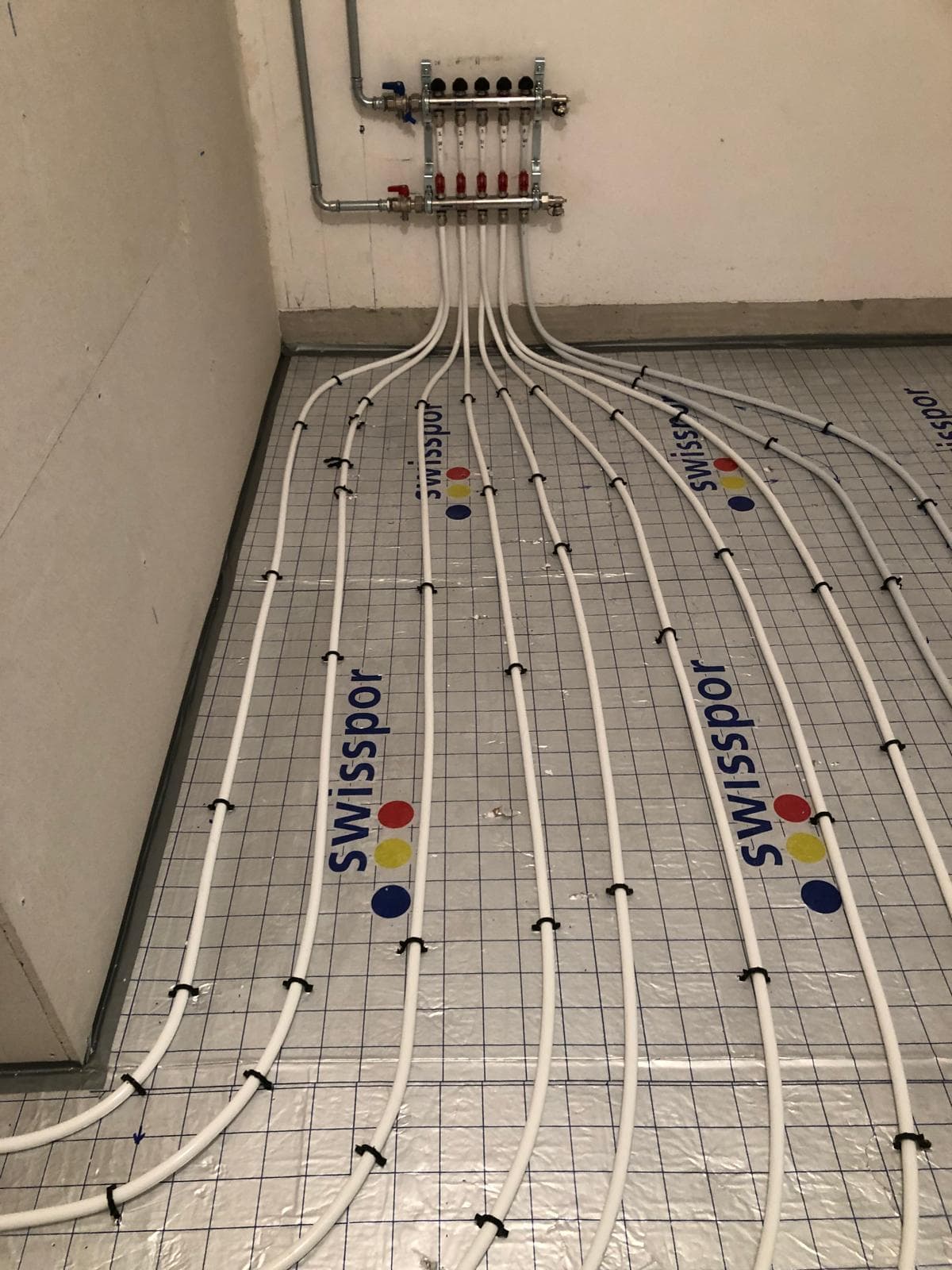 Installation de chauffe eau au sol hydraulique